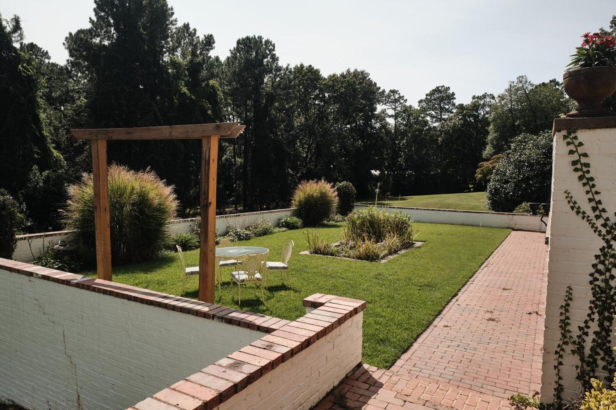Duncraig Manor Bed & Breakfast Southern Pines Exterior photo